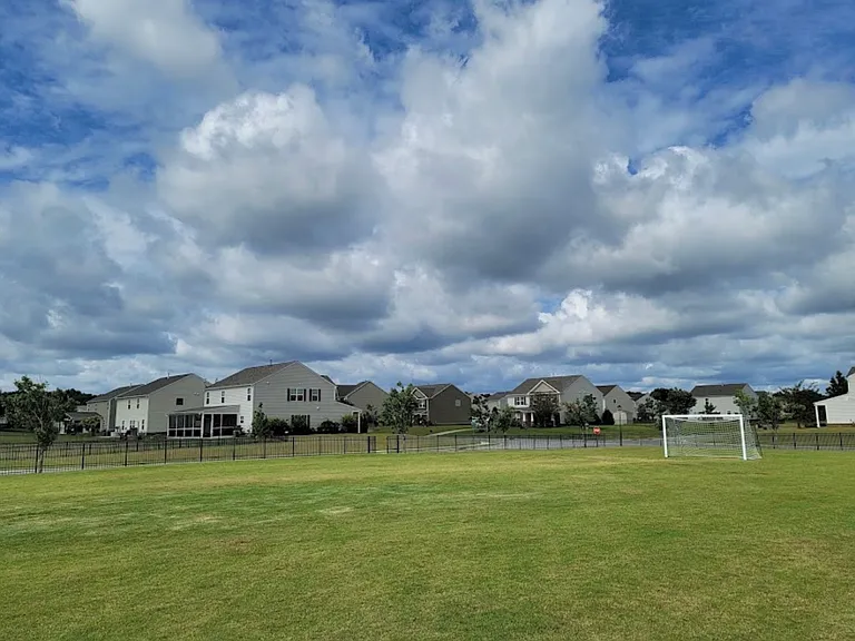 1009 Farm Pond Rd — Photo 12