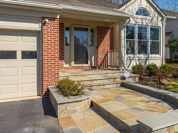3rd image of 1326 Summerfield Dr