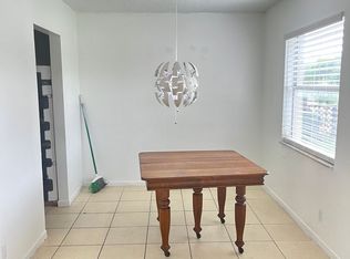 6040 N Dixie Hwy, Boca Raton, FL 33487