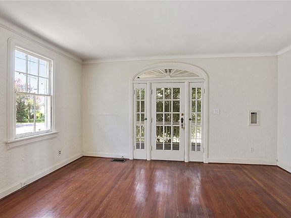 3rd image of 5210-12 Conti St