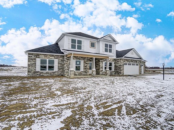 3rd image of 1069 Roosevelt Ln