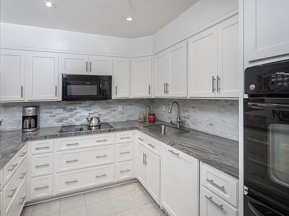 3rd image of 601 Leahy St APT 107