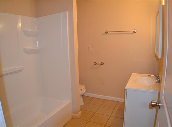 5th image of 527-533 Barreca St