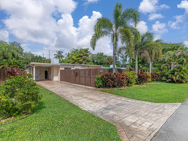 1717 SW 12th Ct — Photo 18