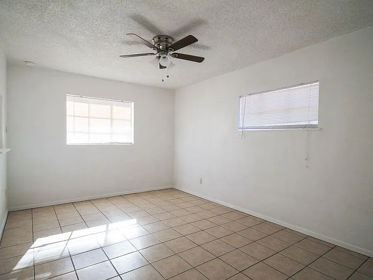 209 San Saba Rd — Photo 25