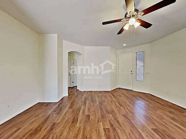 9427 W Potter Dr — Photo 7