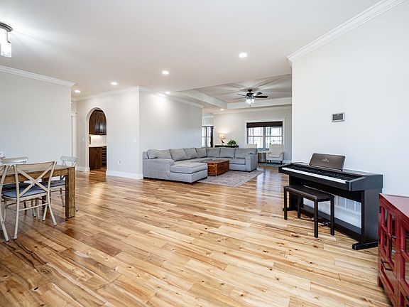 4th image of 224 Murray Rd