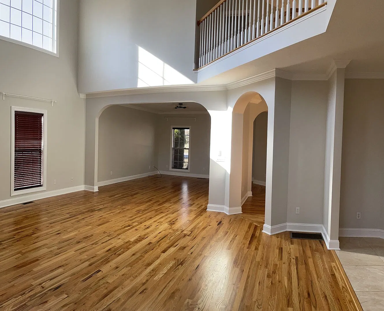 Spacious home with tons of upgrades! 4 Bedrooms/3.5 bathrooms — Photo 4