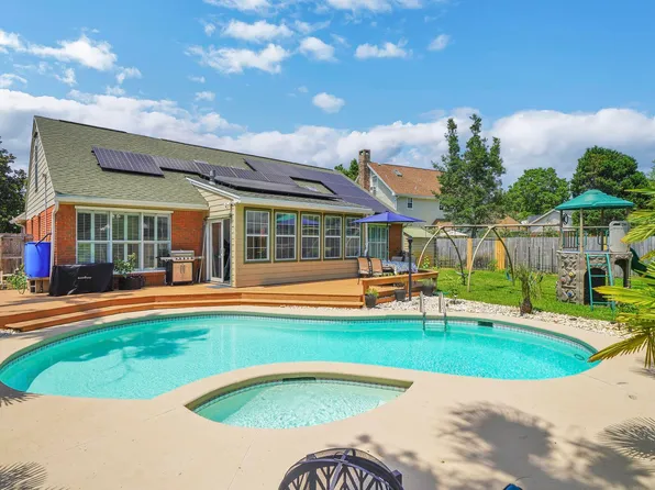 115 Long Pointe Dr, Mary Esther, FL 32569