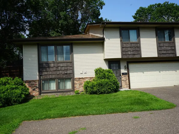 7740 York Ln N, Brooklyn Park, MN 55443