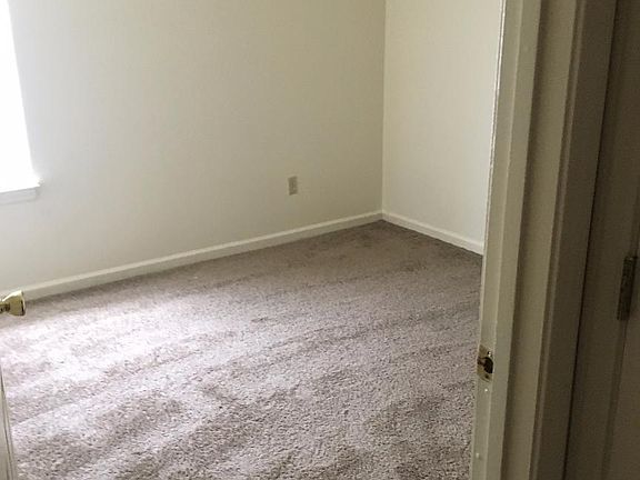 5th image of 2960 Churchwell Dr