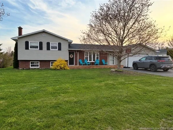 110 Century Dr, Miramichi, NB E1V 7A2