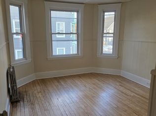 8 Elm St, Haverhill, MA 01830