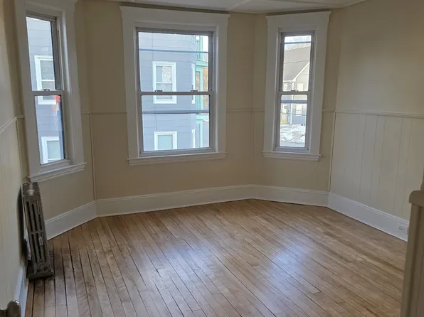 8 Elm St, Haverhill, MA