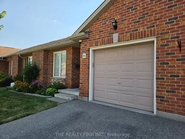 100 Stroud Cres #11, London, ON N6E 4A1