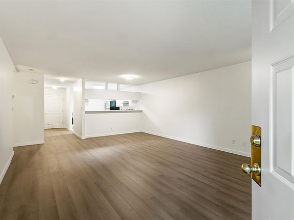5th image of 13660 84th Ave #8