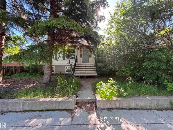 6713 106th St NW, Edmonton, AB T6H 2W1