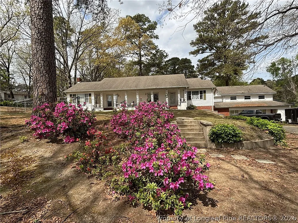 2 bed, 1.0 bath, 1191 sqft, $1,295 — Photo 1