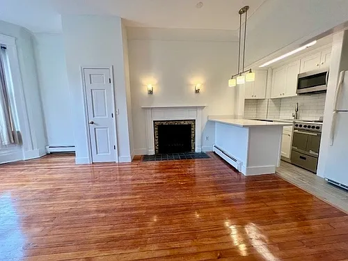 591 Beacon St #3 Photo 1