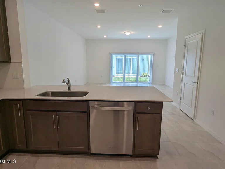 4317 Jetty Ln NE — Photo 5