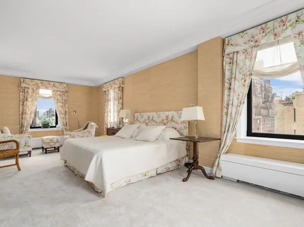 15 East 69th Street image 3 of 8