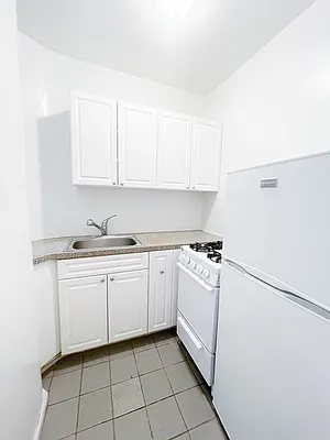 Rented by Urban Real Estate Inc | media 22