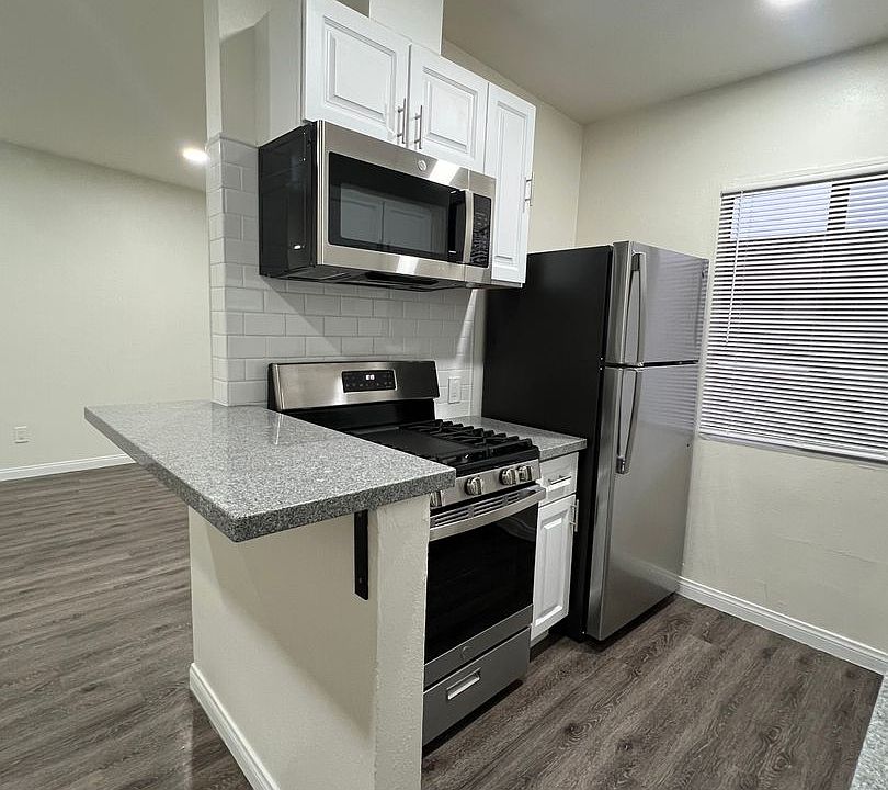 1st image of 514 S Flower St #13