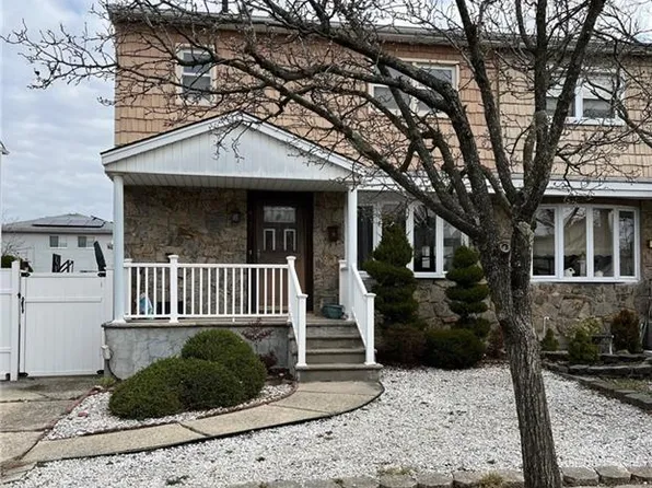403 Montreal Ave, Staten Island, NY 10306