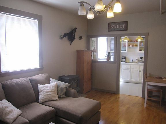 living room, gas fireplace