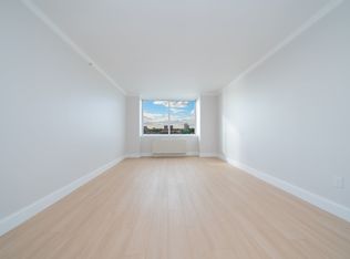 140 Riverside Blvd #1215, New York, NY 10069