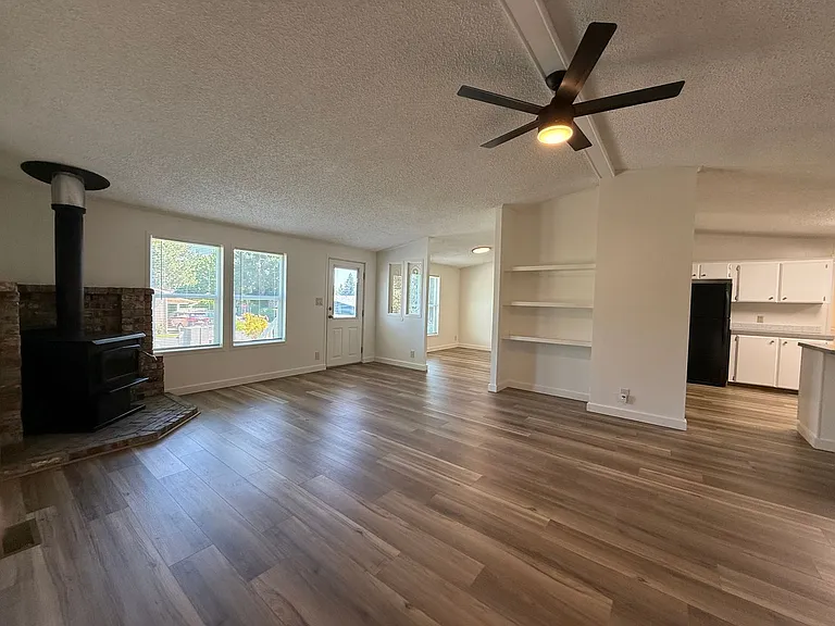 116 SE 8th St #26 — Photo 1