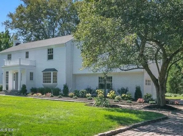 141 Woodside Dr, Greenwich, CT 06830