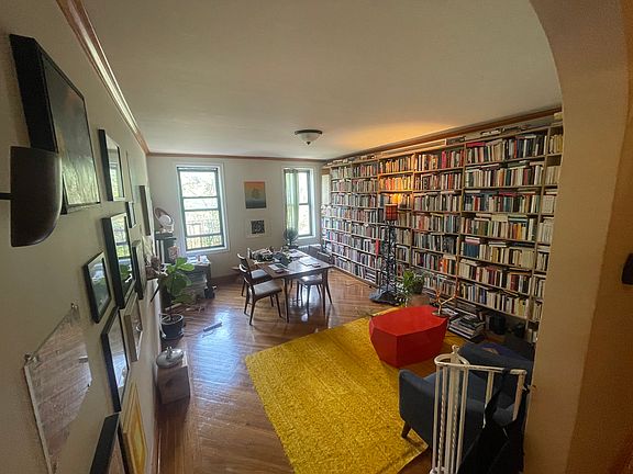 4th image of 4333 48th St APT 4C