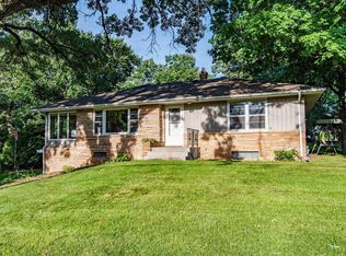 7111 Knollwood Dr, Mounds View, MN 55112