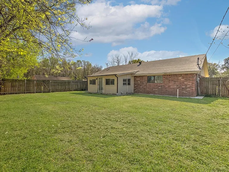 501 Ladd St — Photo 34