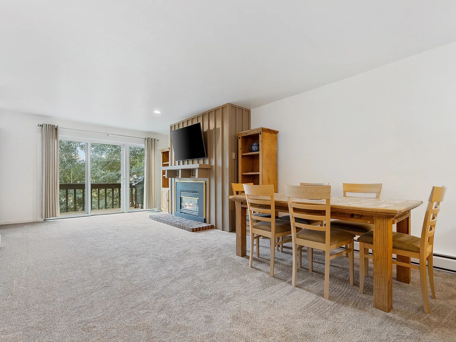 2 bed, 1100 sqft, $3,850 — Photo 3