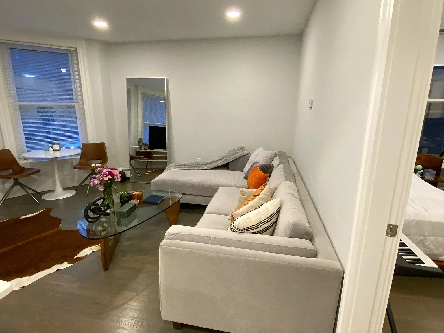 1 bed, 550 sqft, $2,900 — Photo 2