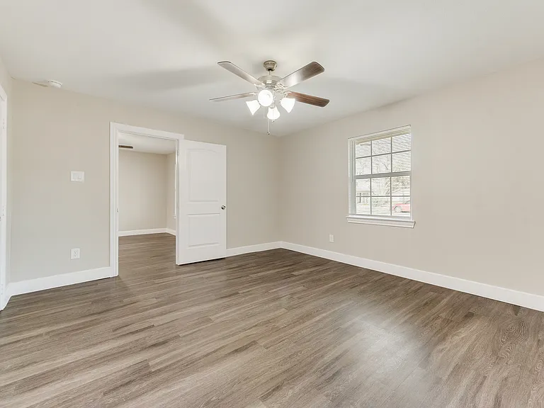 913 Live Oak St #A — Photo 17