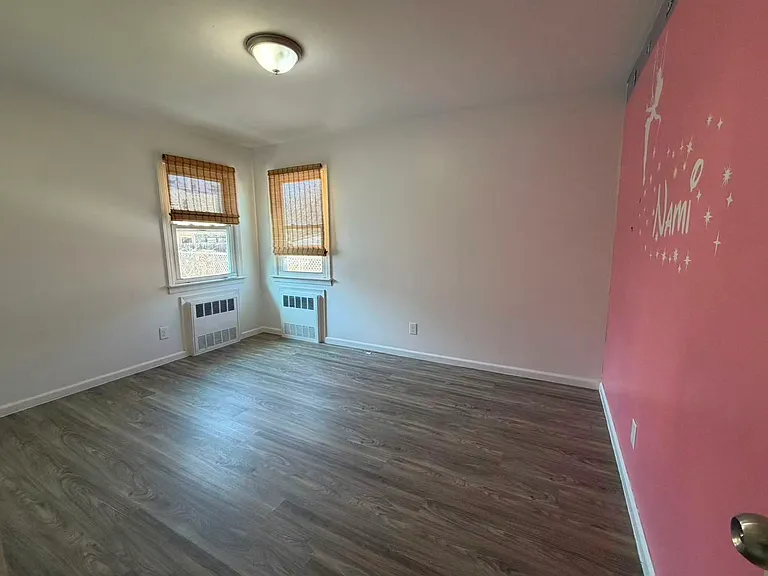 660 Targee St — Photo 4