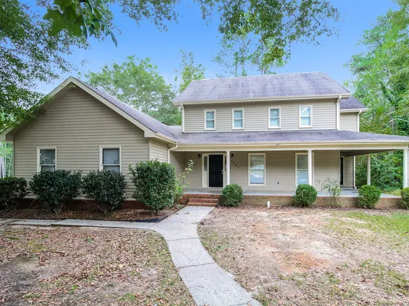 4695 Matthews Park Dr SW, Snellville, GA 30039