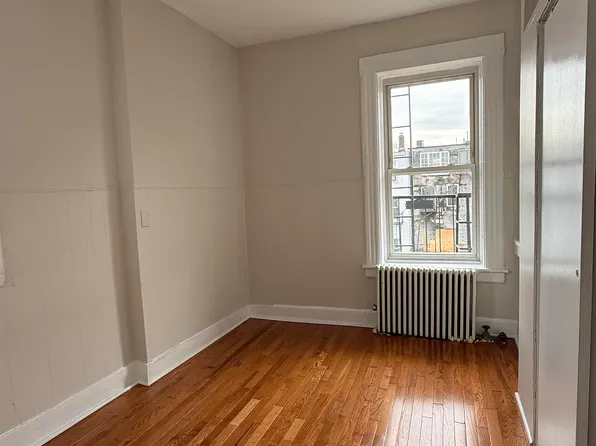 467 Pavonia Avenue image 10 of 12