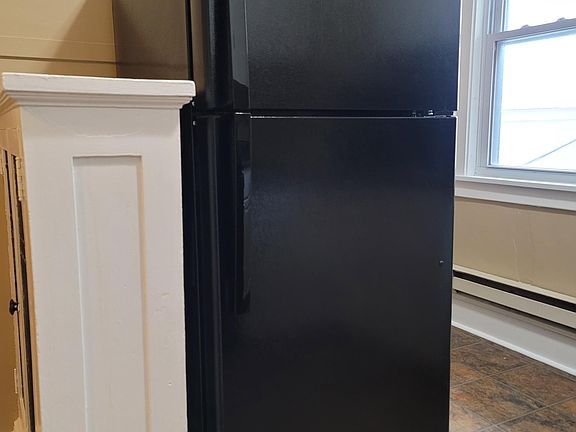 4th image of 404 N Minnesota St #4