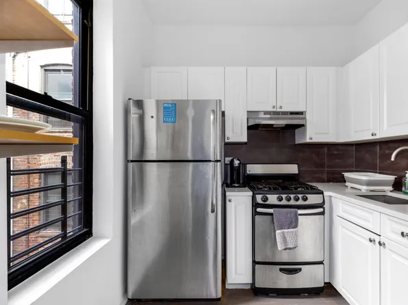 242 Bainbridge Street image 1 of 6