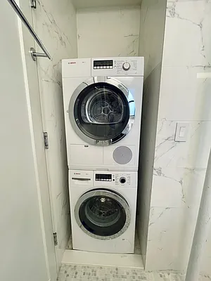 Rented by Mann Maurice A | media 22