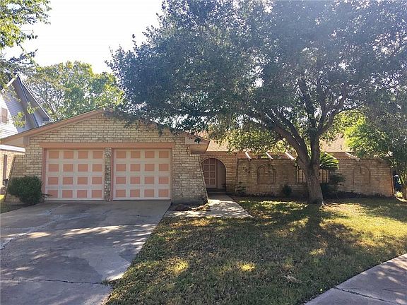 2nd image of 308 Terlingua Dr