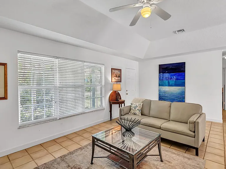 1545 Pelican Ln — Photo 8