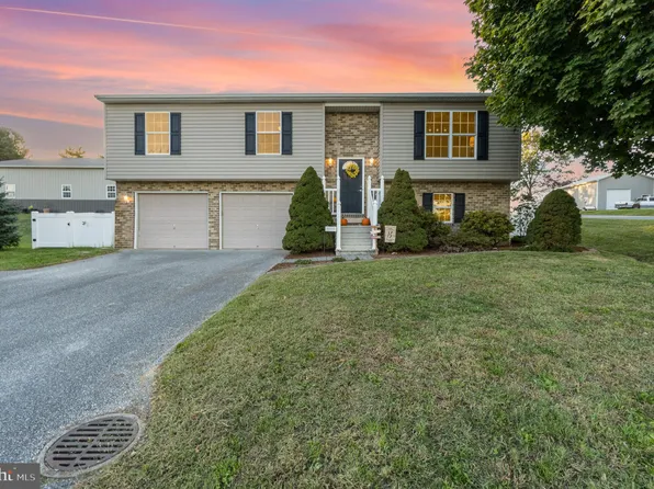 1826 Stoverstown Rd, Spring Grove, PA 17362