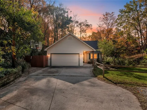 159 Burns Rd, Elyria, OH 44035
