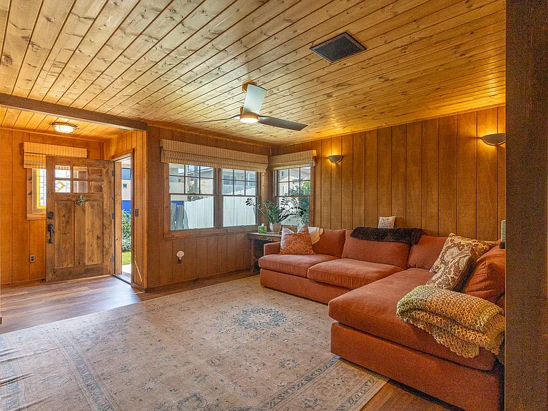 117 Tujunga Ave — Photo 4