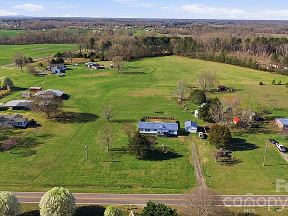 3rd image of 139 Old Fallston Rd